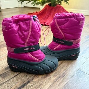 Sorel snow boots, size 5 like new condition